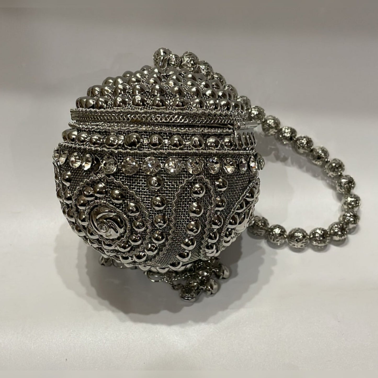 Trendy Metal Potli D-06