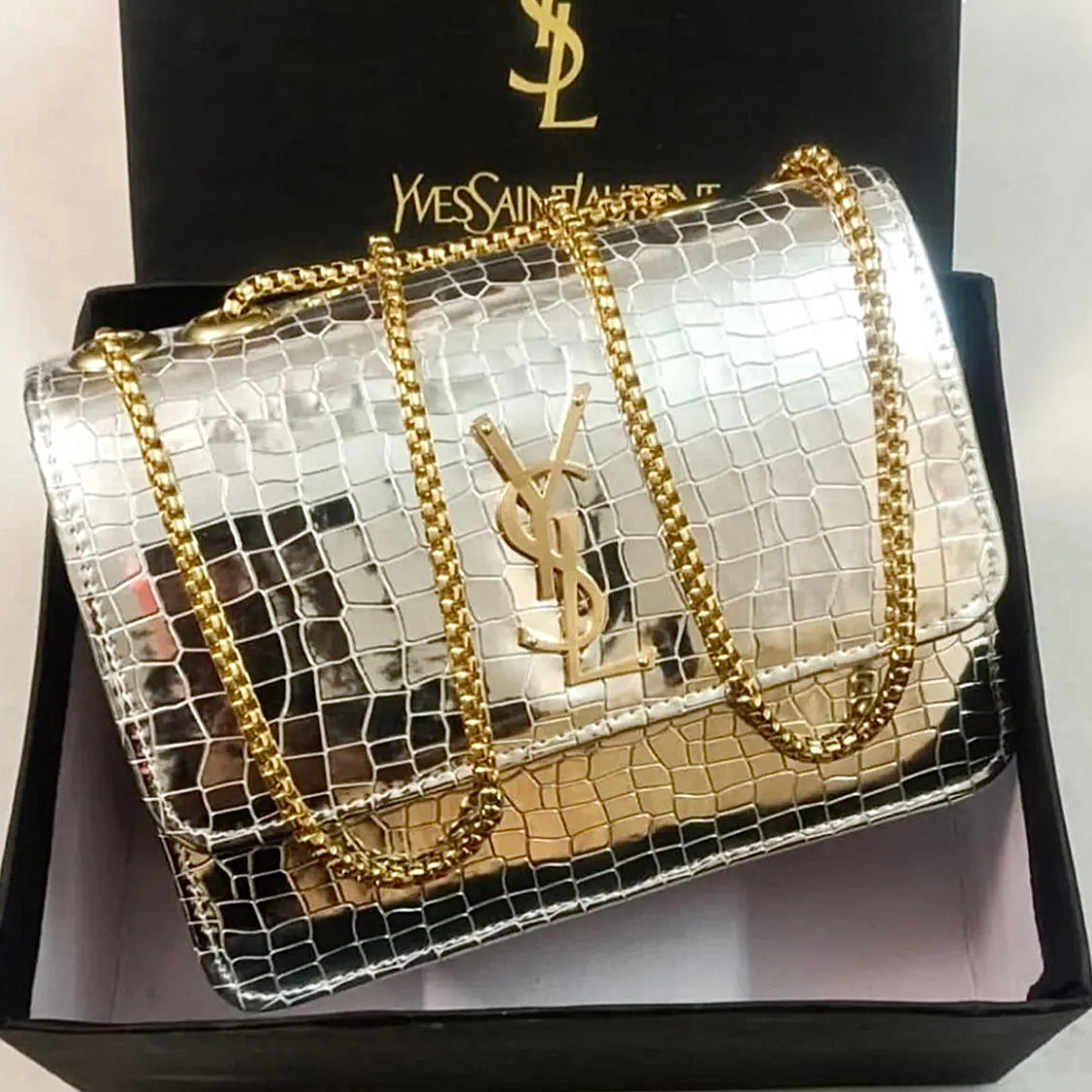 Trendy YSL bag - Gold