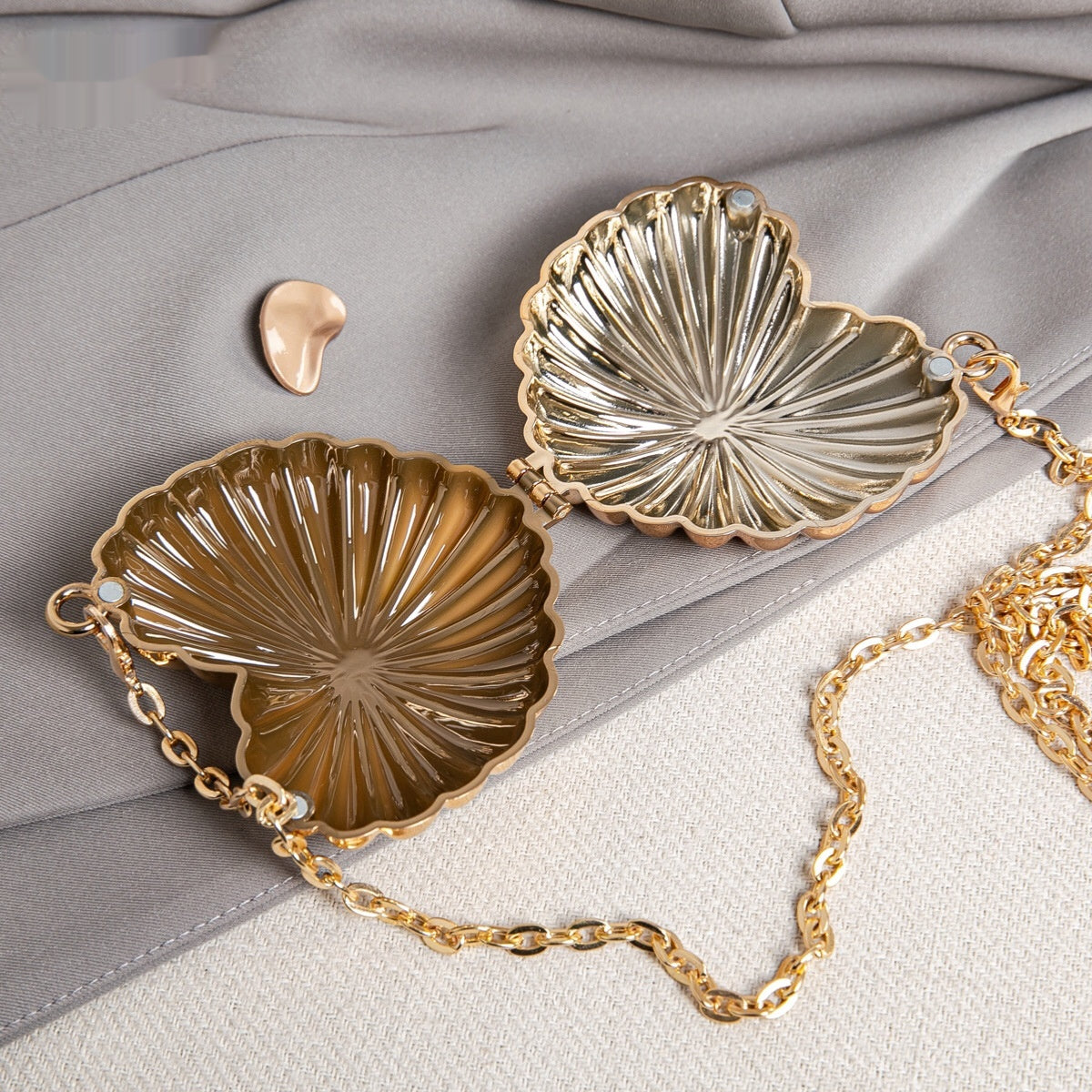Trending Mini Heart bag - Gold