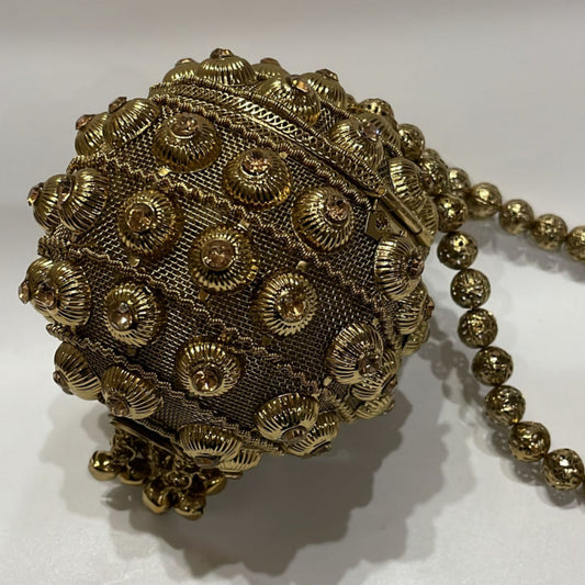 Trendy Metal Potli D-08