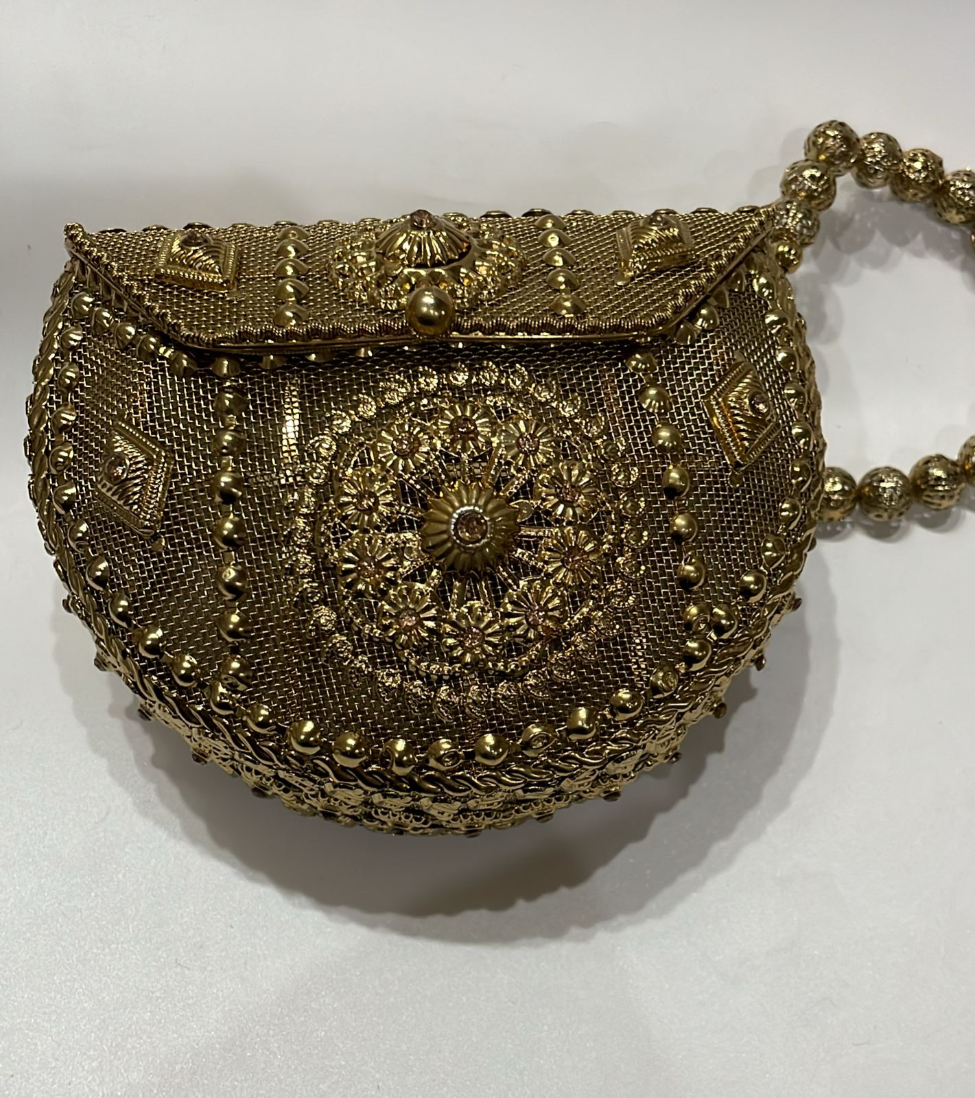 Trendy Metal Potli D-01