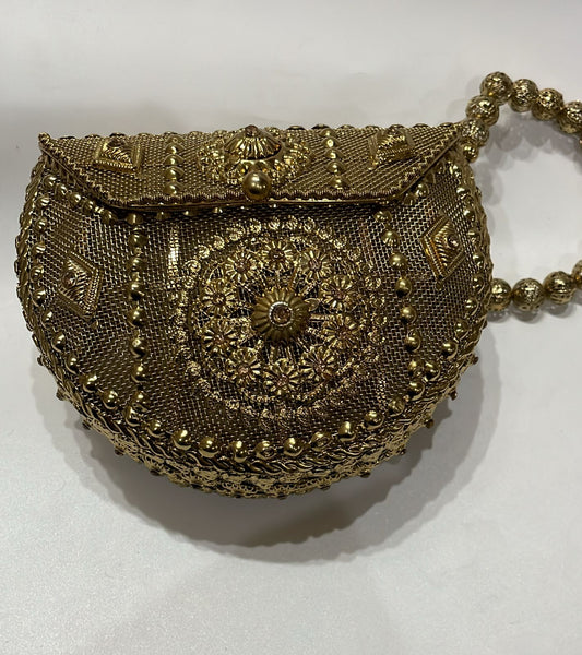 Trendy Metal Potli D-01