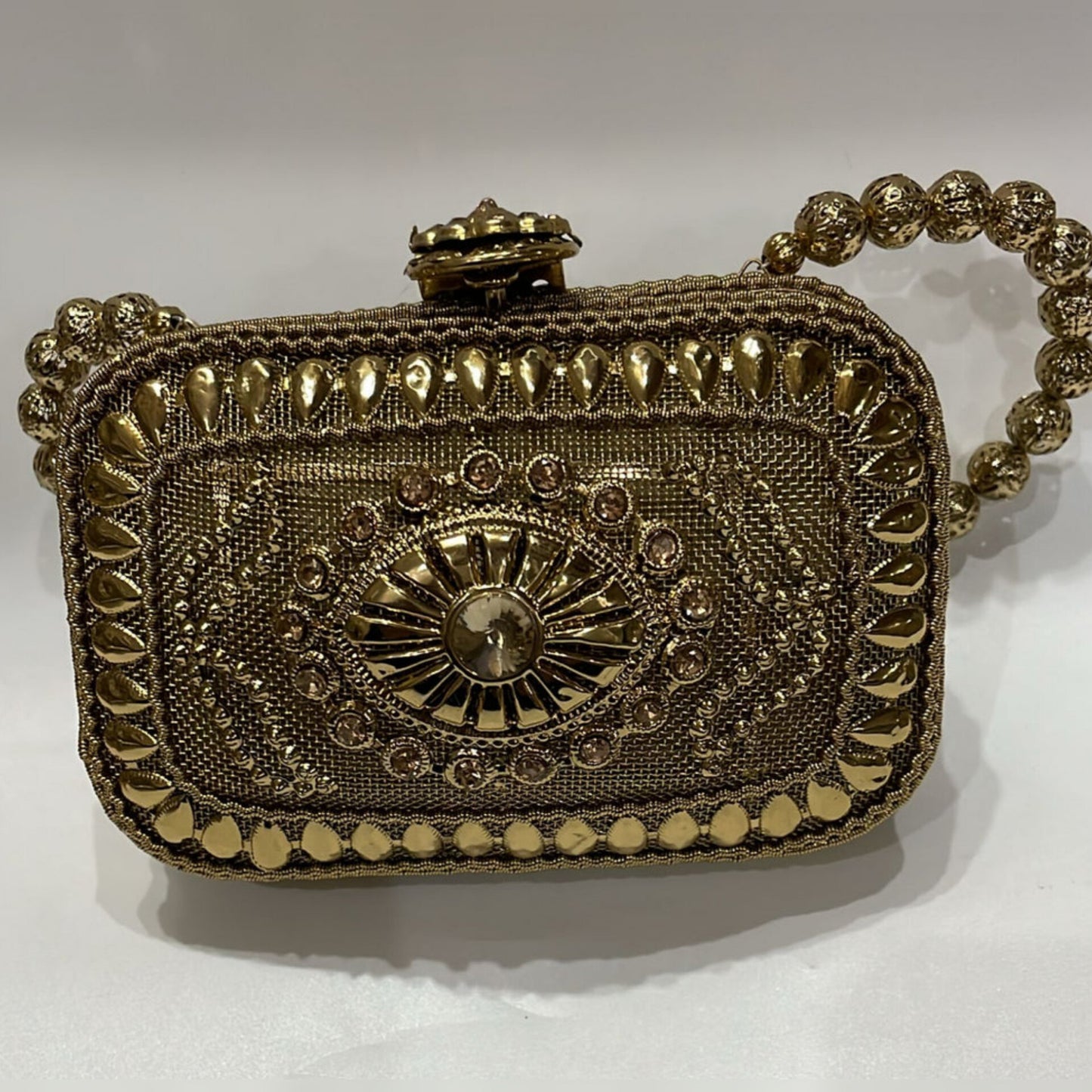 Trendy Metal Potli D-04