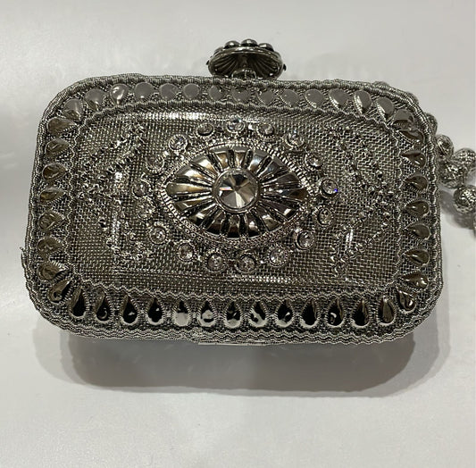 Trendy Metal Potli D-04